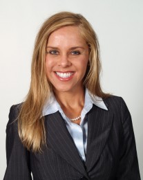 Jennifer Burns Headshot