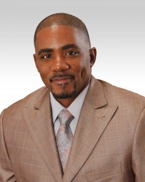 Phillip Felton Headshot