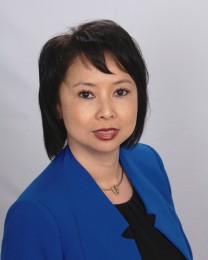 Lien Nguyen Headshot