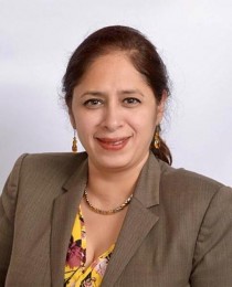 Rebeca Garcia Headshot