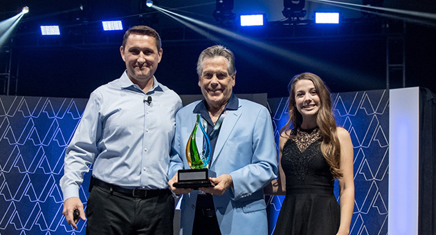 2018 Solar Service Award Winners, Liz & Terry Hull